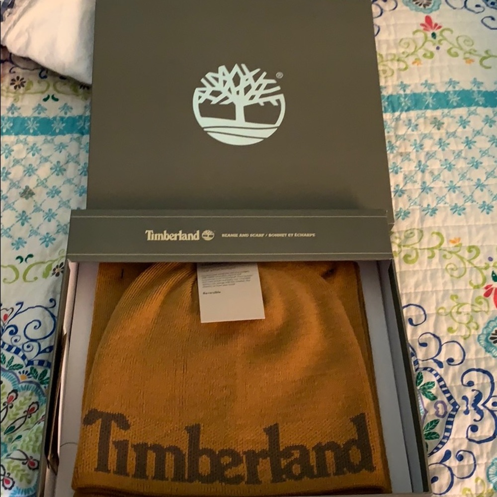 Timberland reversible hat and scarf still in box